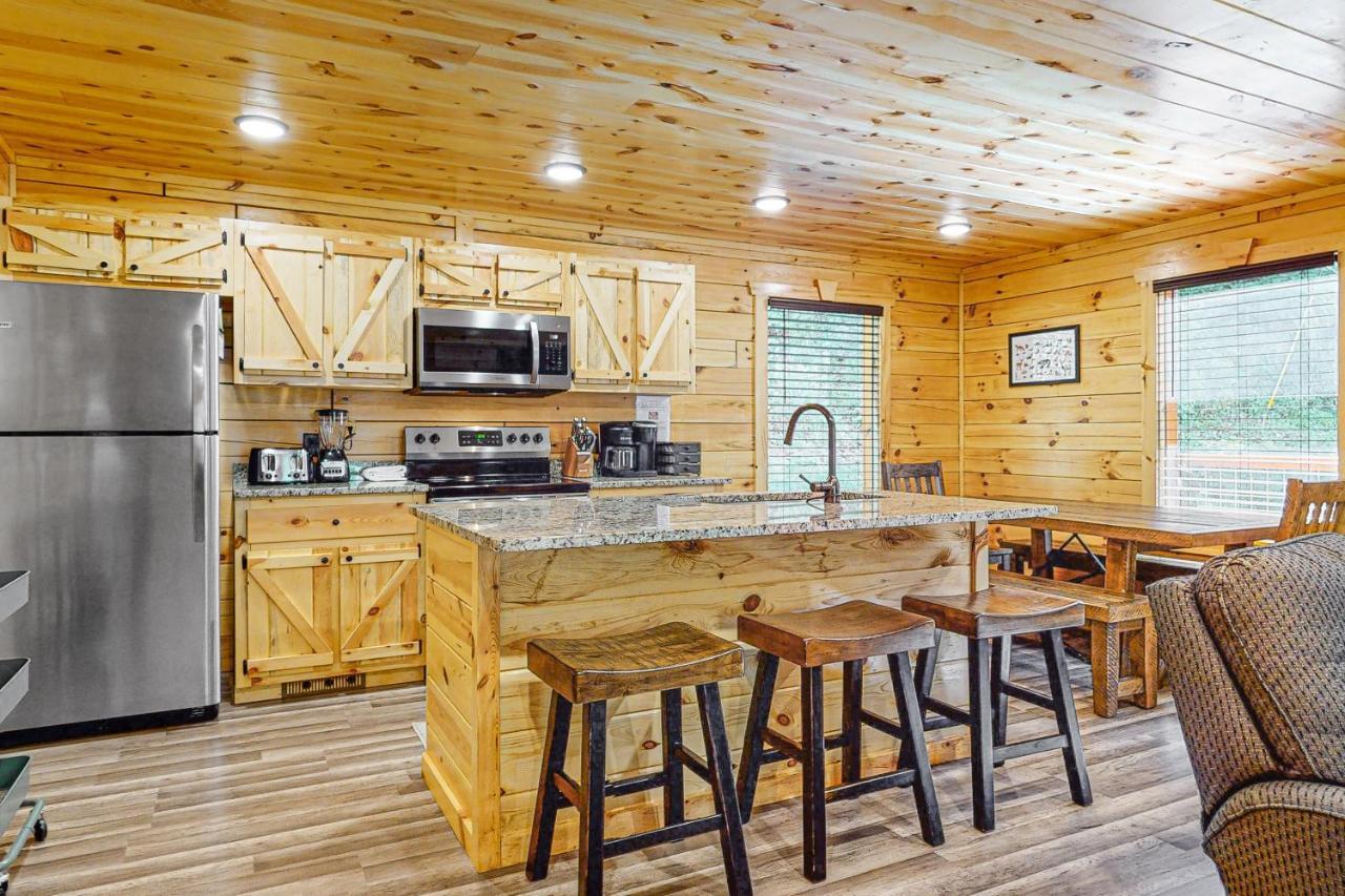 Villa Knotty Escape Gatlinburg Esterno foto