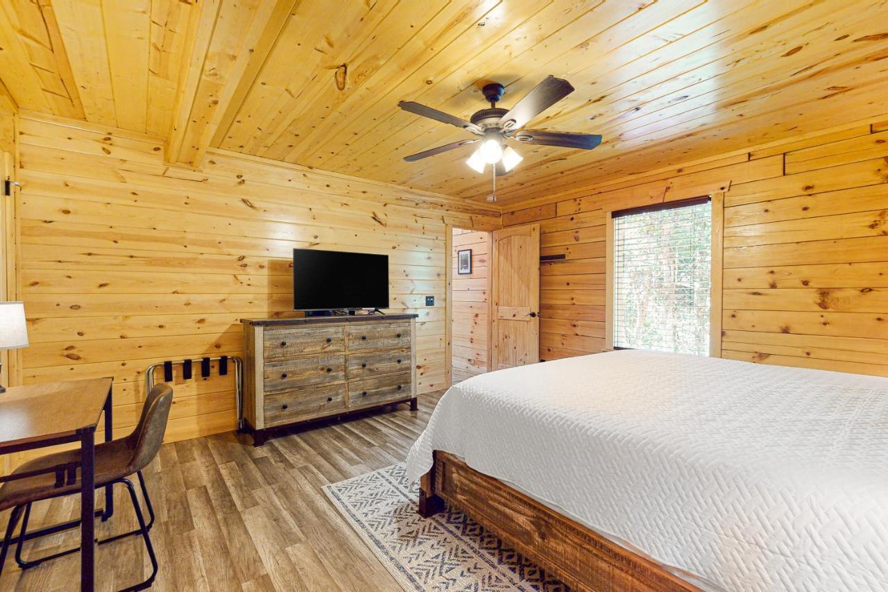 Villa Knotty Escape Gatlinburg Esterno foto
