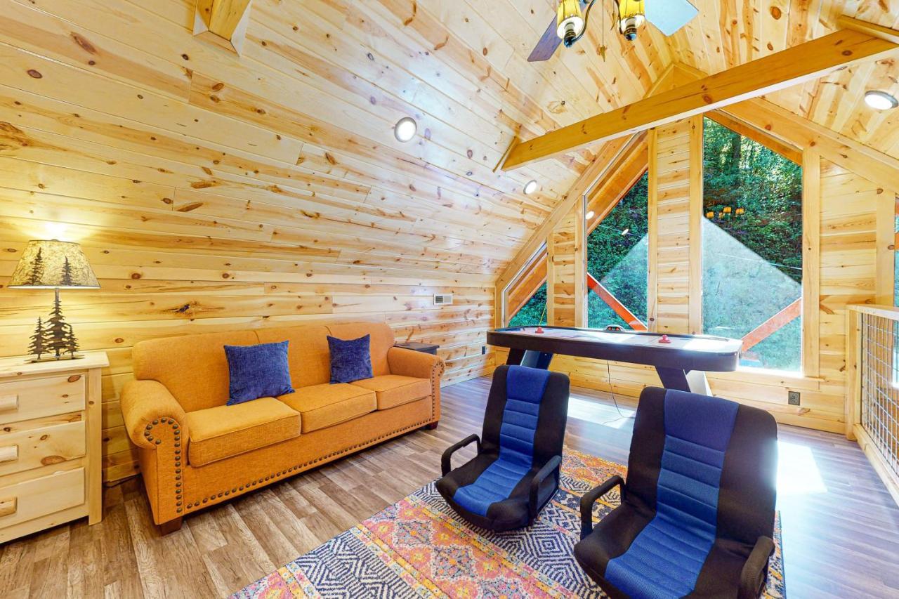 Villa Knotty Escape Gatlinburg Esterno foto