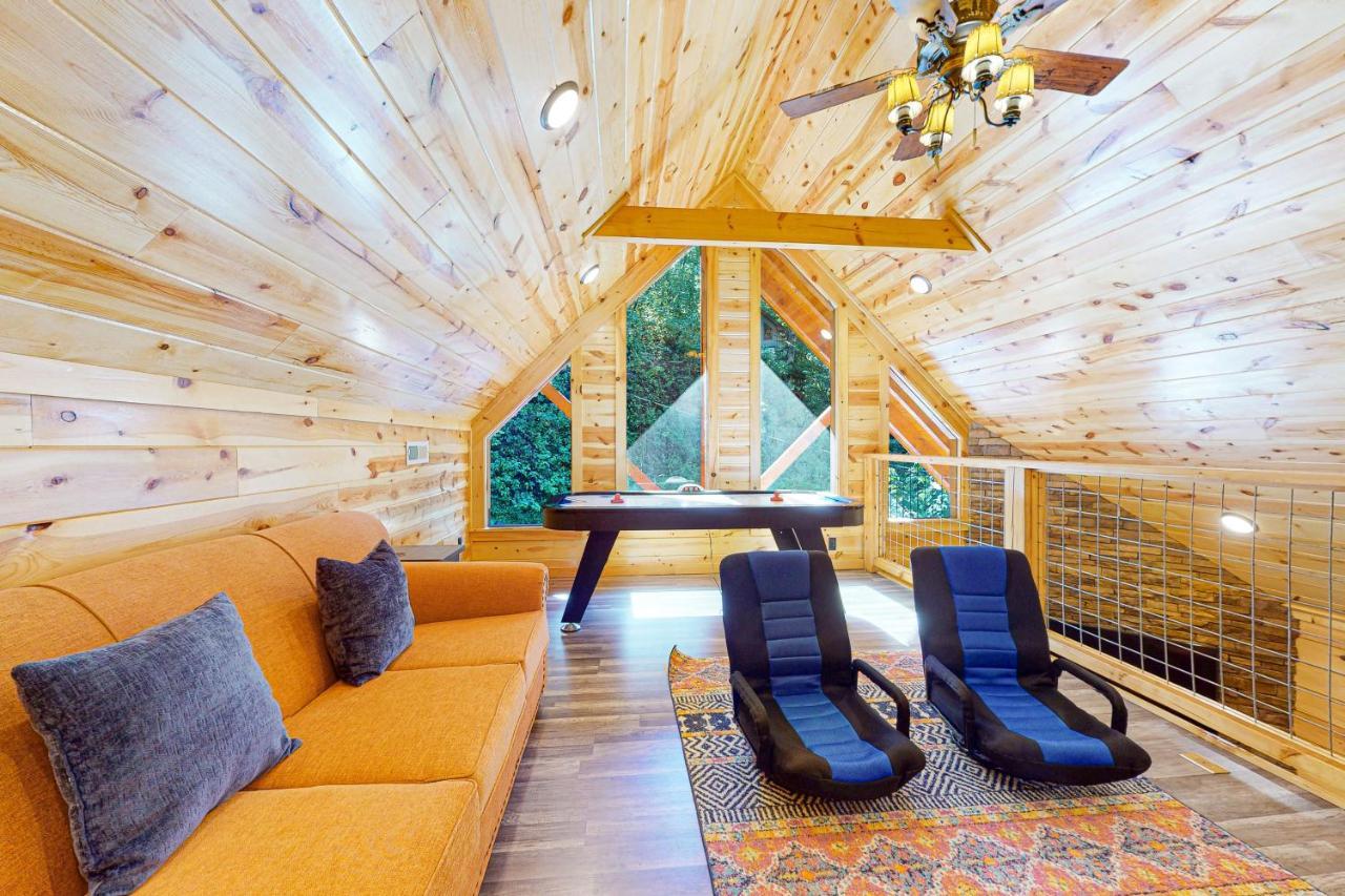 Villa Knotty Escape Gatlinburg Esterno foto